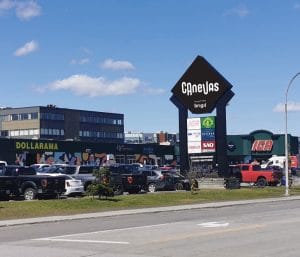 Une photo de la propriété commerciale de Canevas.